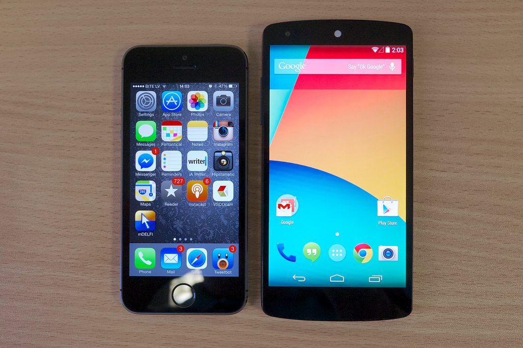 Apple IPhone 5S Vs LG Nexus 5 - Comparison